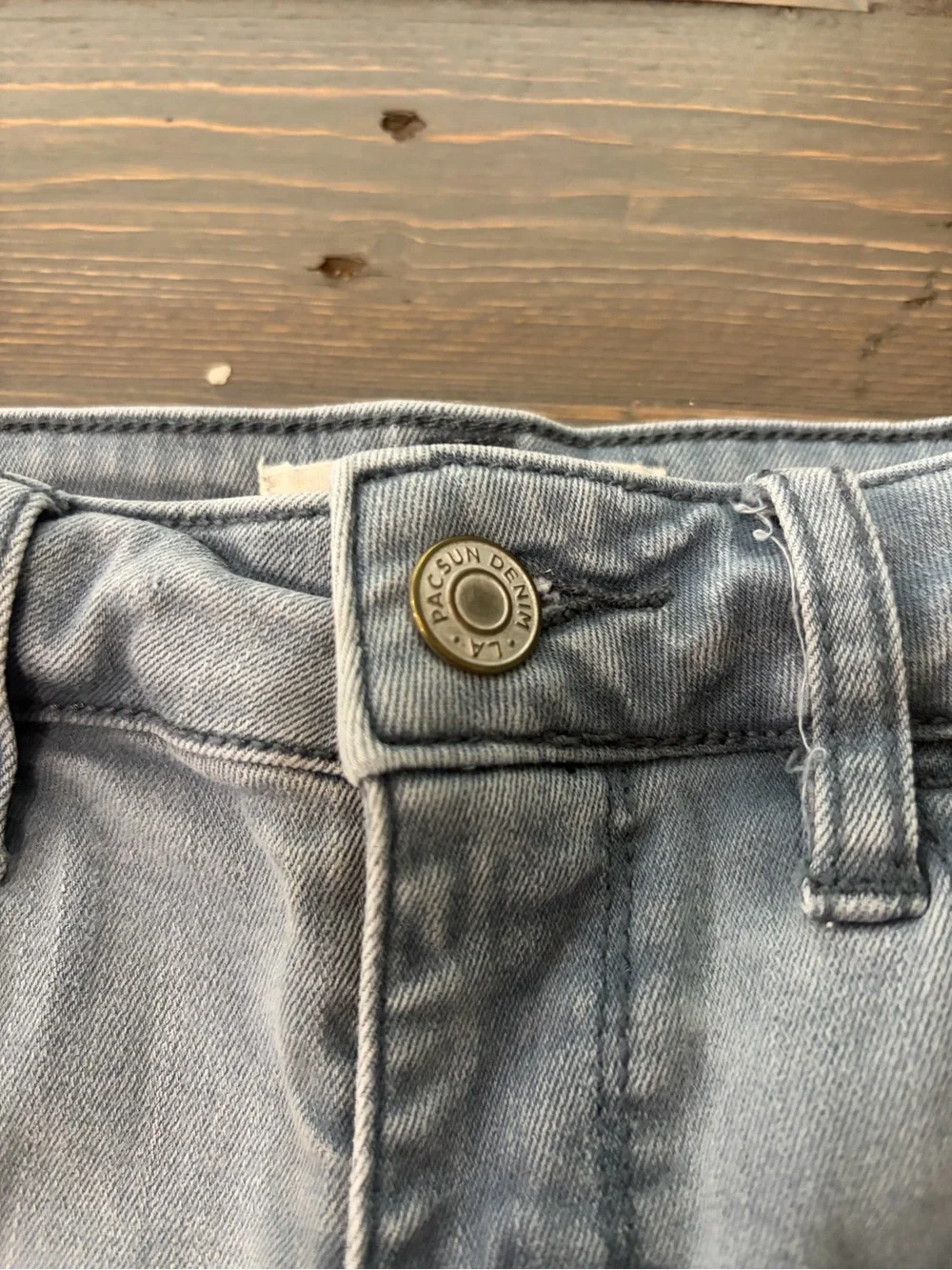 PacSun Bullhead Women’s Distressed Denim Shorts Size 26 Light Wash Cuffed